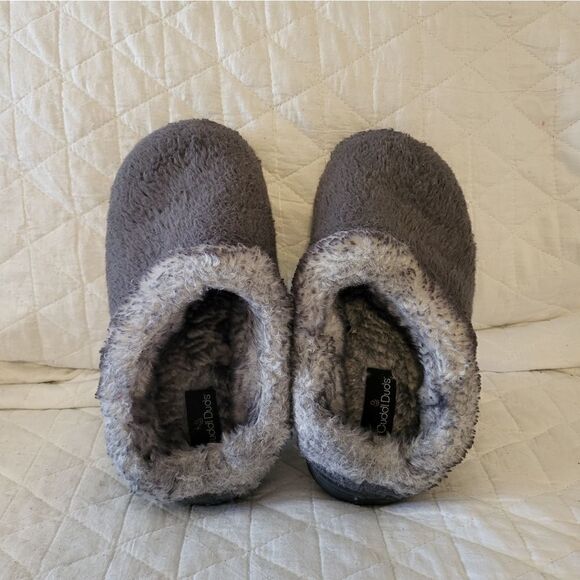 Cuddl Duds grey faux fur womens slippers - Picture 1 of 4